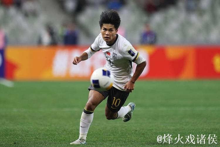 熊猫杯-蒯纪闻错失良机 中国U22男足与对手握手言和